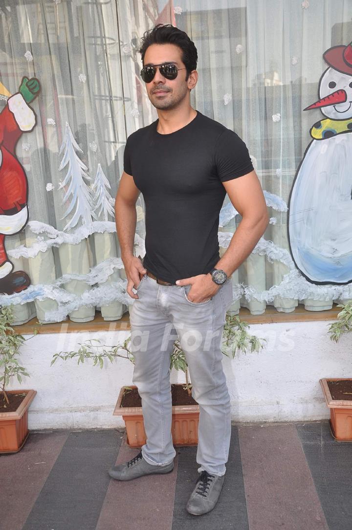 Abhinav Shukla during &quot;Survivor&quot; bash in Tryst, Mumbai