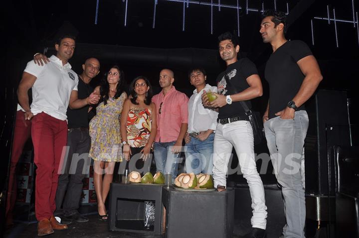 Celebs during &quot;Survivor&quot; bash in Tryst, Mumbai