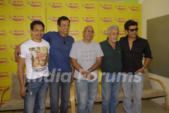 Naseeruddin Shah with the star cast of &quot;Chaalis Chaurasi&quot; at Radio Mirchi in Parel