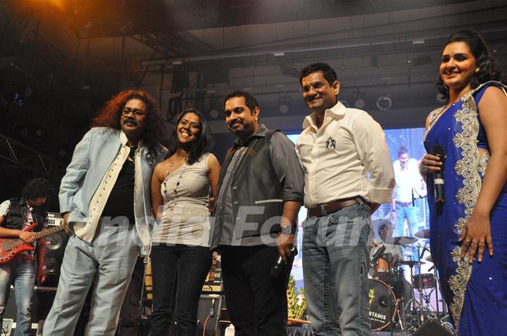 Shankar Mahadevan, Hariharan and Mahalakshmi Iyer performing live ‘King in Concert’ in Mumbai