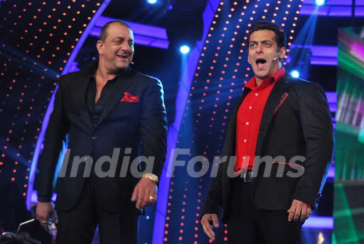 Salman Khan and Sanjay Dutt at Grand Finale of Bigg Boss Season 5