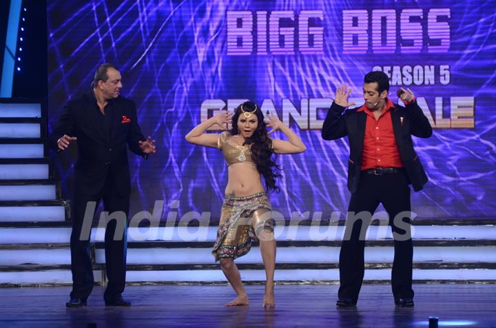 Rakhi Sawant with Sanjay and Salman at Grand Finale of Bigg Boss Season 5