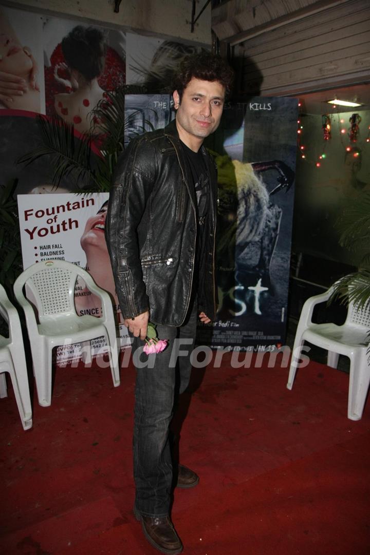 Shiney Ahuja meet fans at Berkowits to promote their film 'Ghost' at Andheri, Mumbai