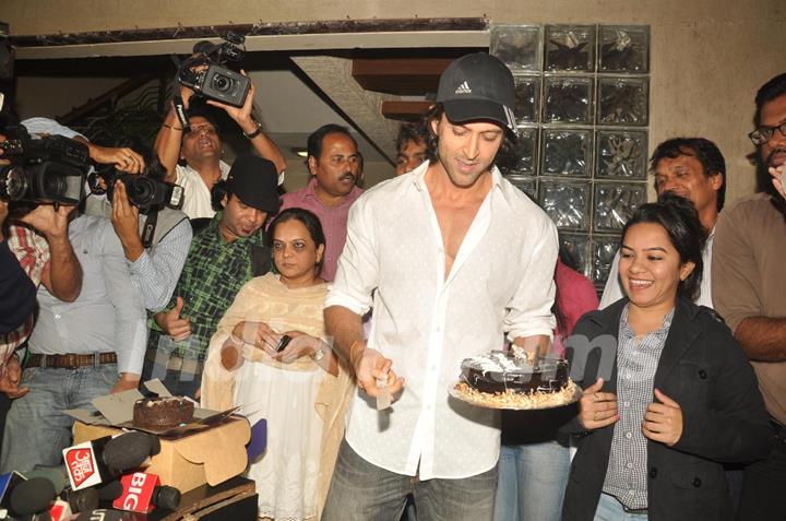 Hrithik Roshan celebrates his 38th Birthday with media in Mumbai