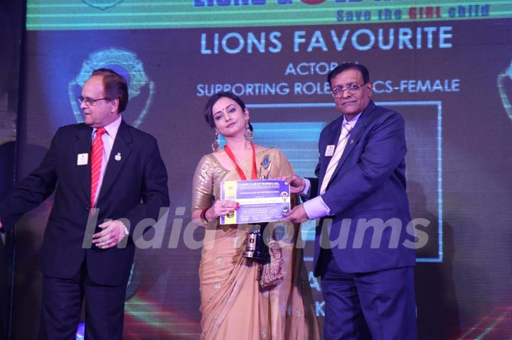 Divya Dutta at 18th LIONS GOLD AWARDS at Bhaidas Hall in Mumbai