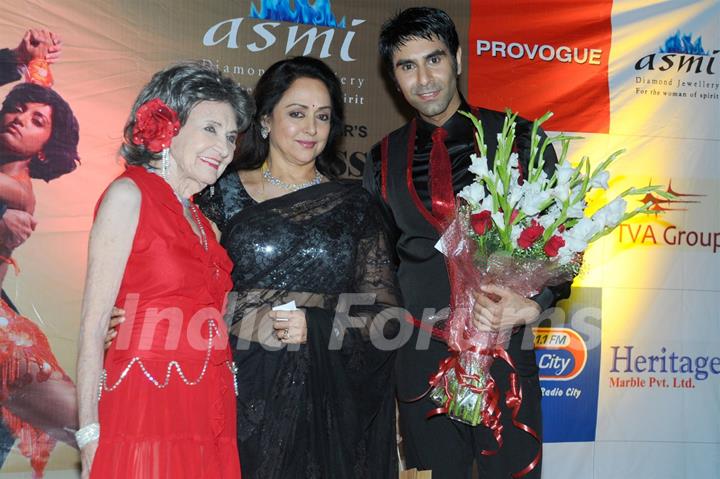 Sandip Soparkar with Hema and Tao Porchon in his show 'Ageless Dance' at Sheesha Lounge in Andheri