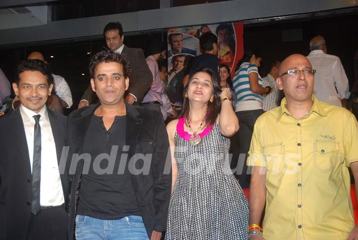 Atul Kulkarni, Ravi Kissen at the premiere of film &quot;Chaalis Chaurasi&quot; in Cinemax, Mumbai