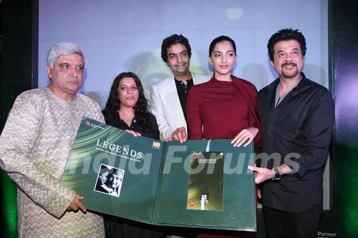 Anil Kapoor, Sonam Kapoor, Javed Akhtar at launch of music album 'LEGENDS - KAIFI AZMI' by Saregama music at Hotel Novotel in Juhu, Mumbai