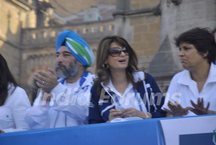 Celebrities during Standard Chartered Mumbai Marathon 2012 in Mumbai. .