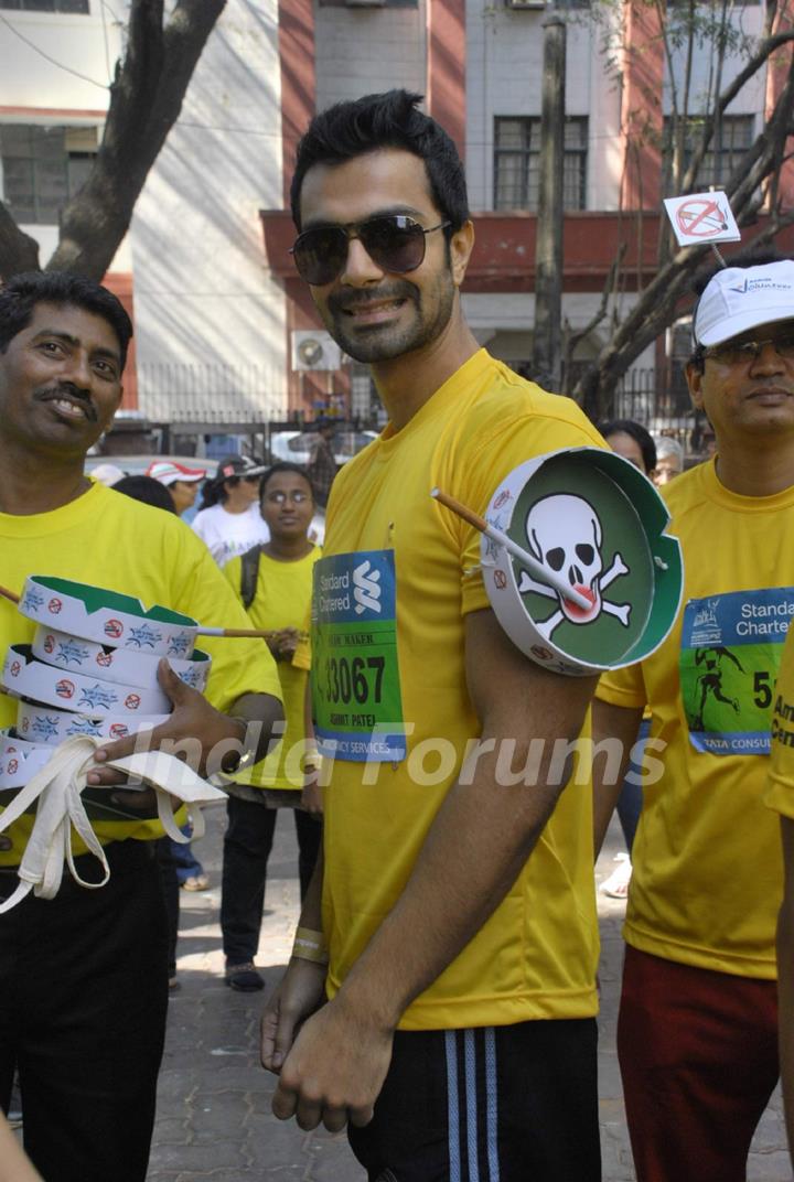 Ashmit Patel attends Standard Chartered Mumbai Marathon 2012 in Mumbai