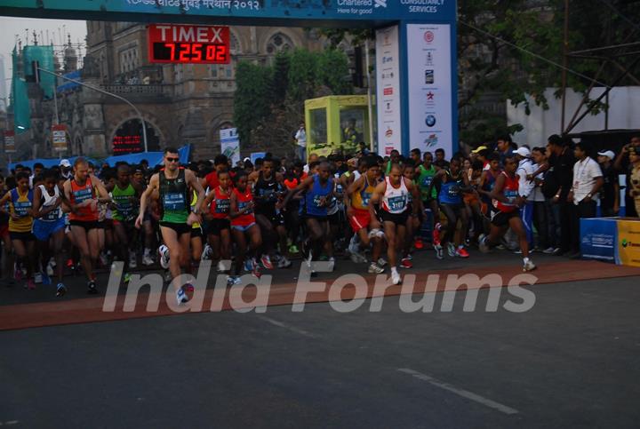 Celebs at the Mumbai Marathon 2012