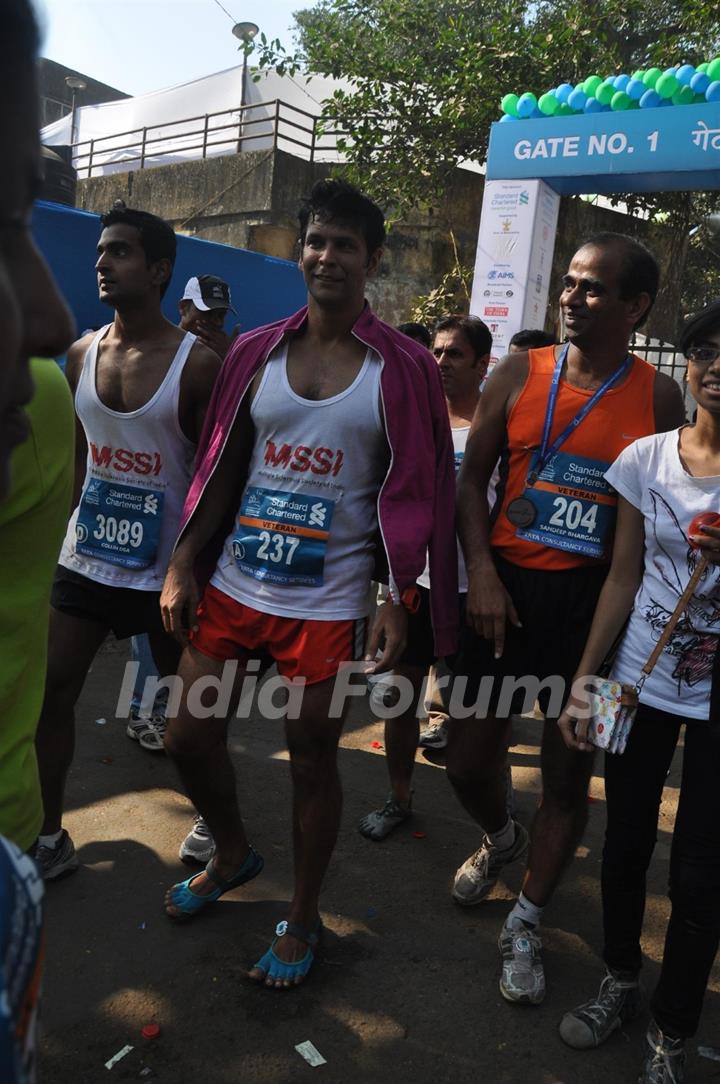 Milind Soman at Standard Chartered Mumbai Marathon 2012 in Mumbai