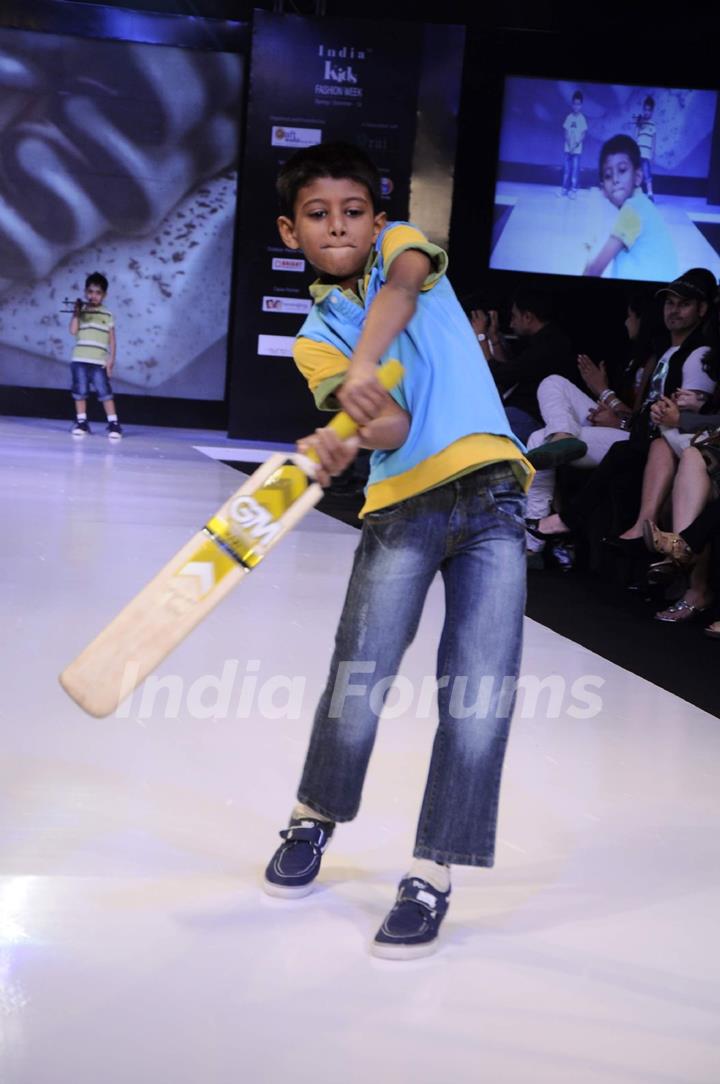 Kid walks on the ramp for JFK at India Kids Fashion Week day 1 in Mumbai