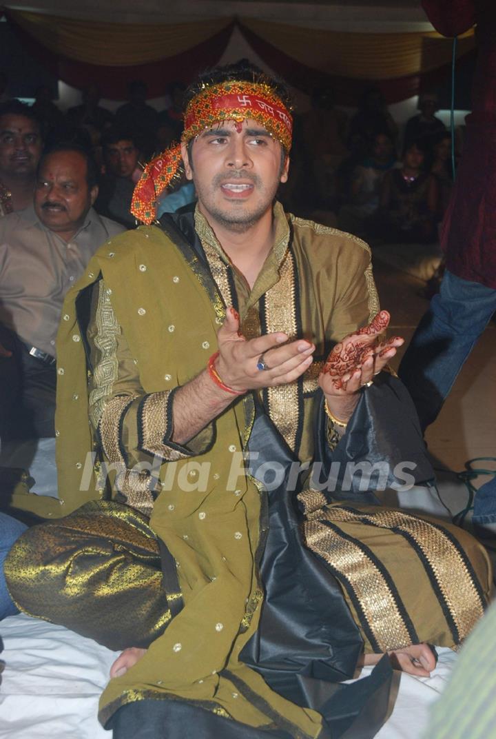 Kaishav Arora at Deepshikha's Mata Ki Chowki at Blue Waters