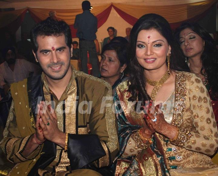 Deepshikha with Kaishav Arora at her Mata Ki Chowki at Blue Waters