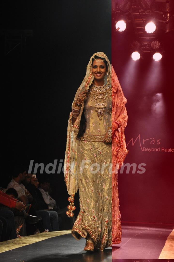 Models walk on the ramp portraying essence of Kashmir Fashion Show