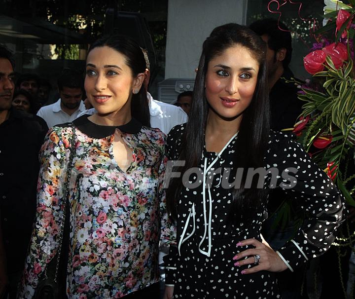 Karisma Kapur & Kareena Kapoor unveiling the book of 'Women & The Weight Loss Tamasha' written by Rujuta Diwekar at Olive Bar