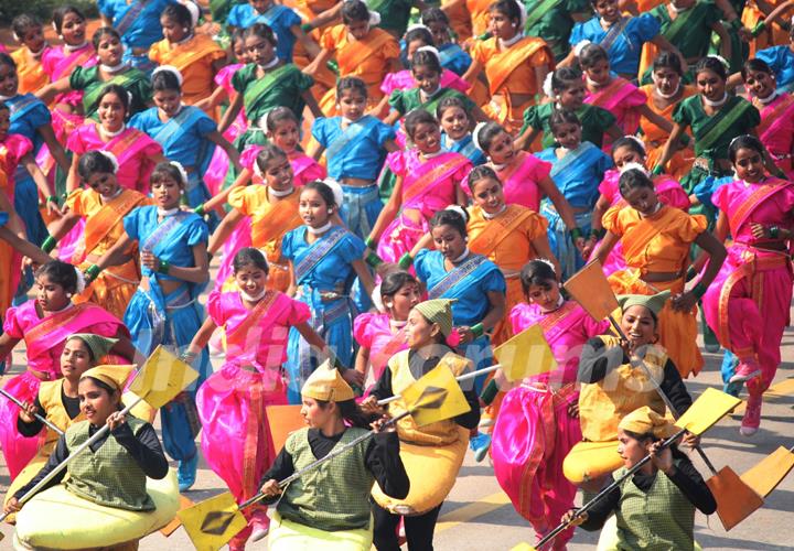 School children the Rajpath during the rehearsal of Republic Day, in New Delhi