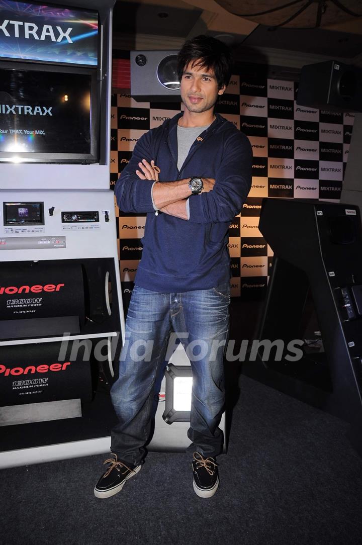 Shahid Kapoor promotes Pioneer at JW Marriott in Mumbai