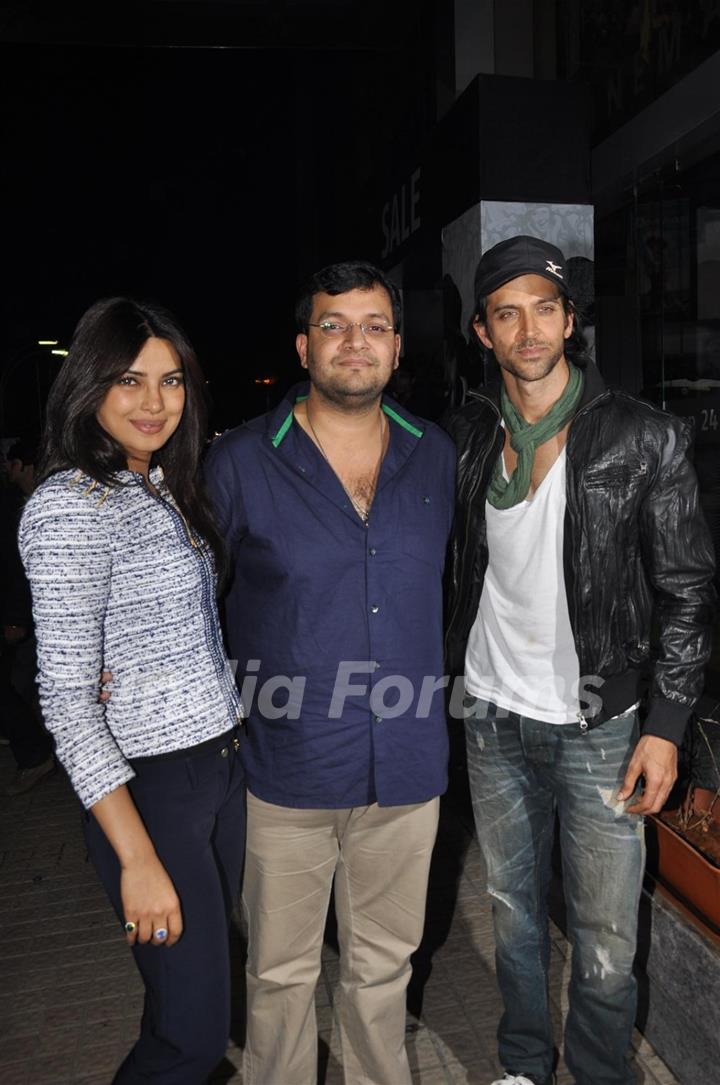 Hrithik & Priyanka with Director Karan Malhotra at Special screening of the film 'Agneepath' at PVR