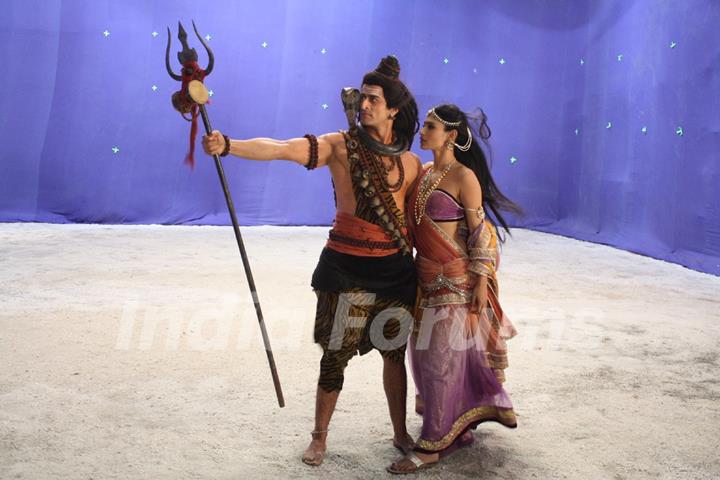 Still image of Shiv & Sati from Devon Ke Dev. Mahadev