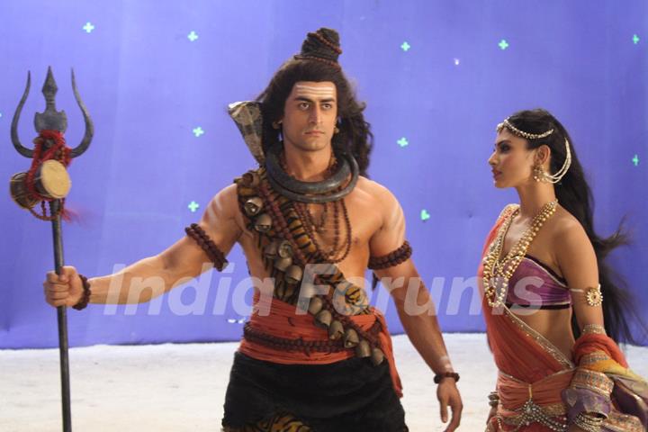 Still image of Shiv & Sati from Devon Ke Dev. Mahadev