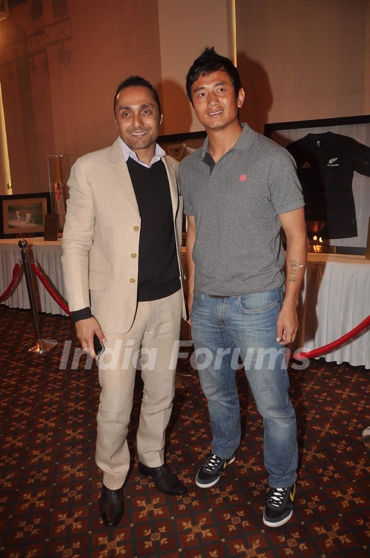 Baichung Bhutia and Rahul Bose at sports memorabilia auction, Trident