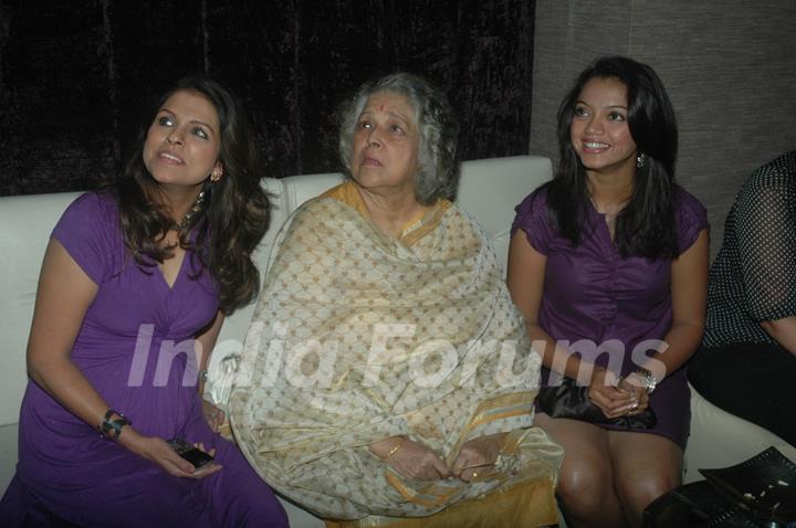 Bhavana Balsawer, Shubha Khote & Sheetal Maulik at SAB TV show Gutur Gu success bash