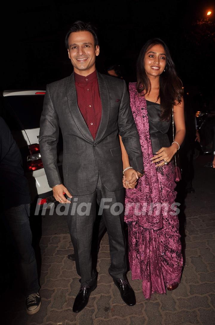 Vivek Oberoi with wife at Sanjay Dutt's bash for Agneepath