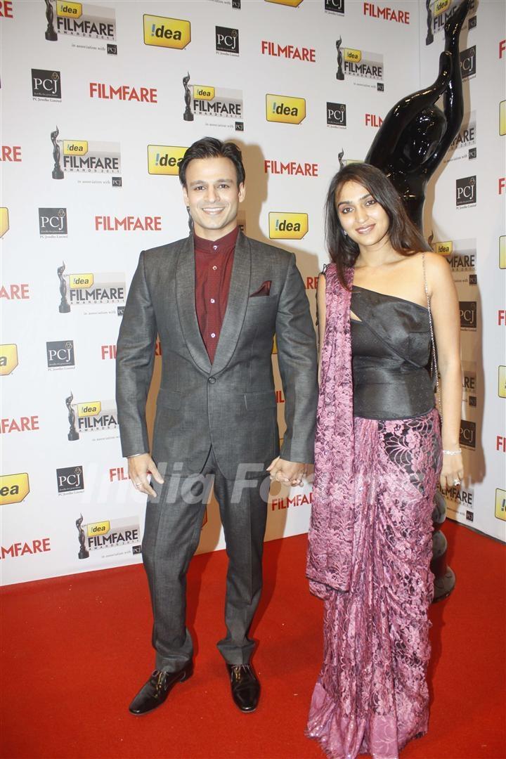 Vivek Oberoi with wife at 57th Idea Filmfare Awards 2011