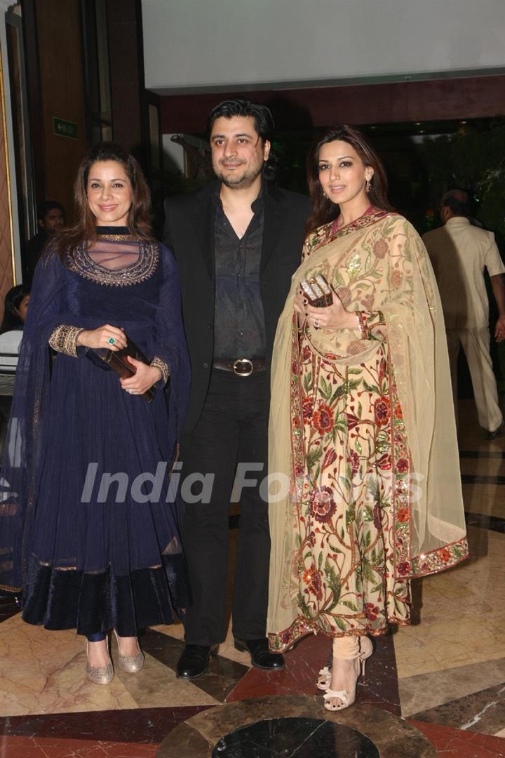 Sonali, Goldie Behl & Neelam Kothari at Ritesh & Genelia Sangeet ceremony at Hotel TajLands End