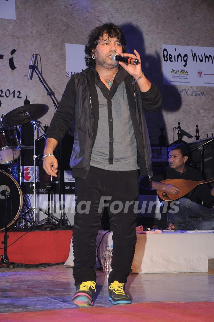 Kailash Kher at Dhristi college fest at Juhu