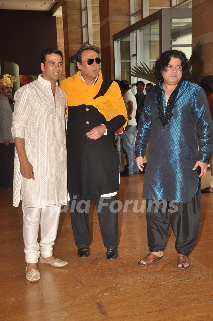 Akshay Kumar, Jackie Shroff & Sajid Khan grace Ritesh Deshmukh & Genelia Dsouza wedding bash