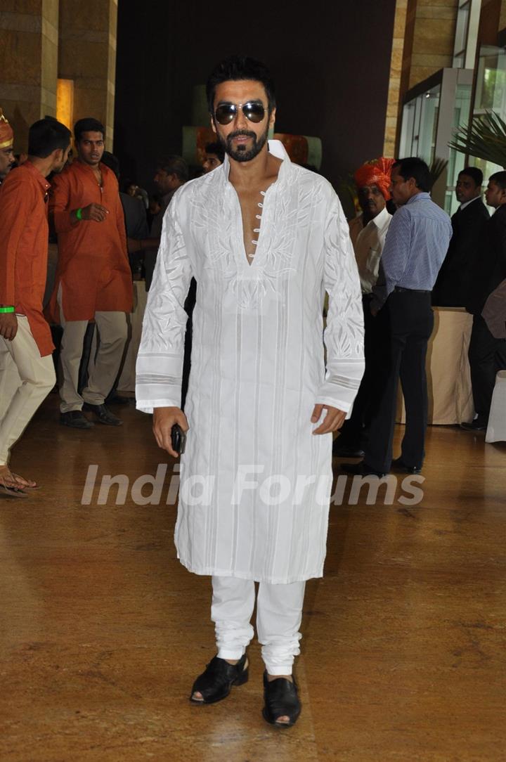 Ashish Chaudhary grace Ritesh Deshmukh & Genelia Dsouza wedding bash in Mumbai