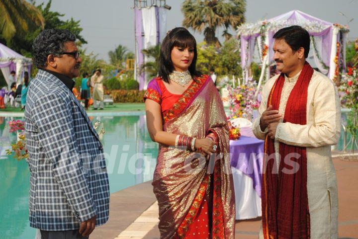 Arun Nalawade and Kiran Karmarkar in the show Zindagi Kahe - Smile Please