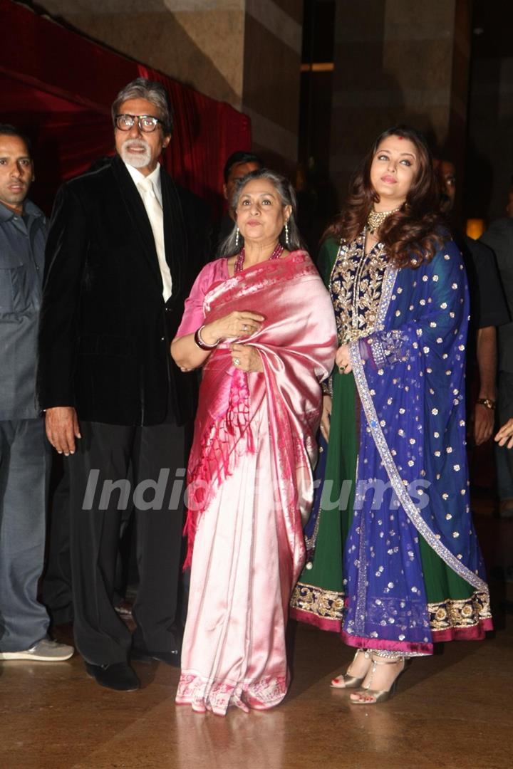 Amitabh, Jaya & Aishwarya Rai Bachchan grace Ritesh Deshmukh & Genelia Dsouza wedding reception