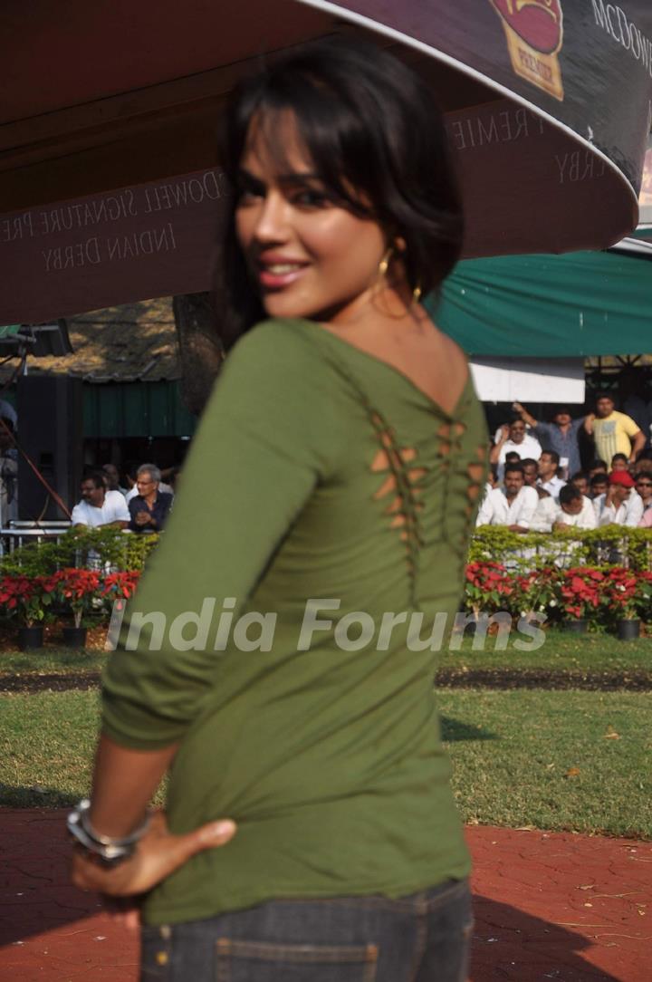 Sameera Reddy at Mcdowell Signature Derby day 1 in RWITC on 5th Feb 2012