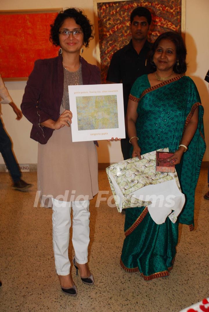 Kiran Rao inaugurates Sangeeta Gupta's Painting Exhibition at Jehangir in Mumbai. .