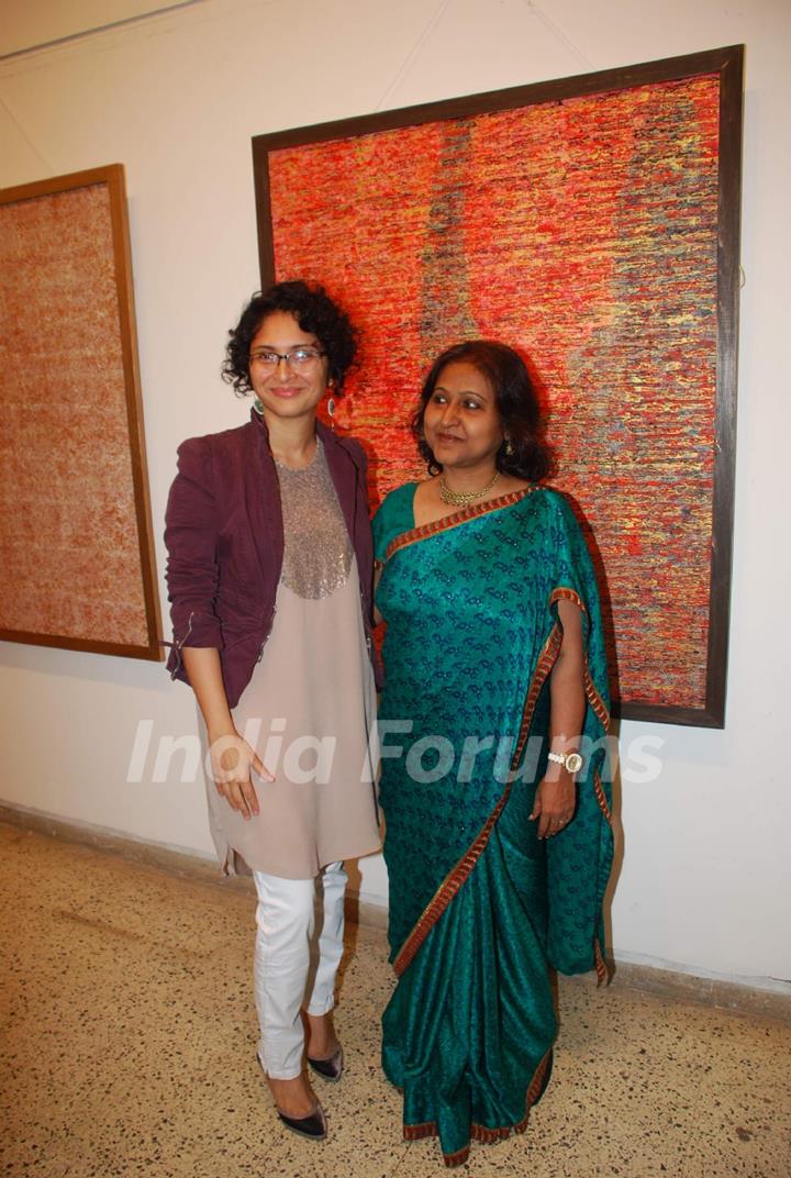 Kiran Rao inaugurates Sangeeta Gupta's Painting Exhibition at Jehangir in Mumbai. .