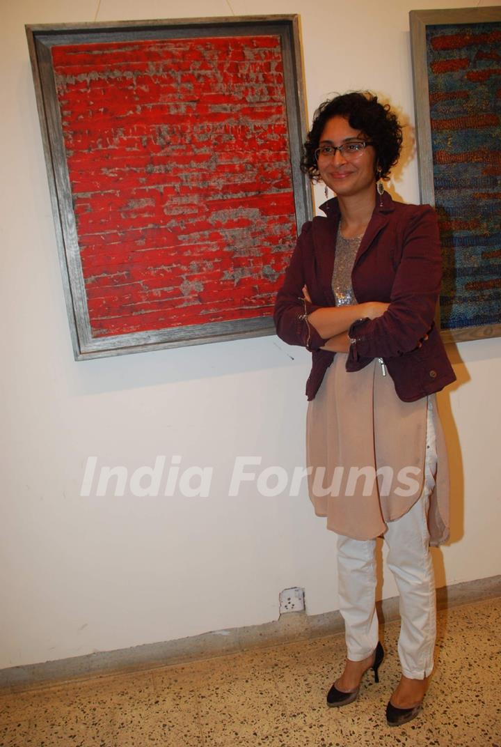 Kiran Rao inaugurates Sangeeta Gupta's Painting Exhibition at Jehangir in Mumbai. .