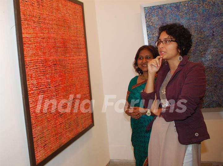 Kiran Rao inaugurates Sangeeta Gupta's Painting Exhibition at Jehangir in Mumbai