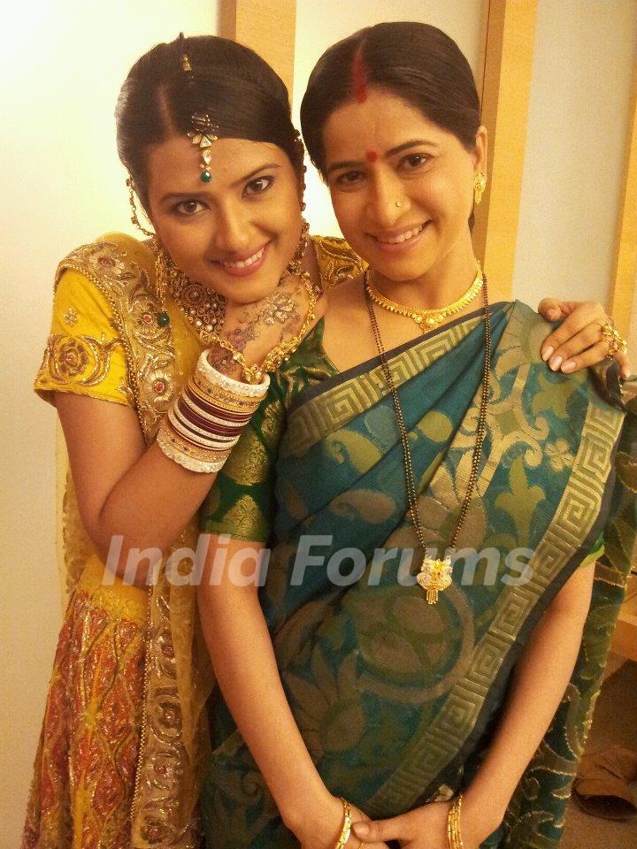 Kratika Sengar with onscreen saas