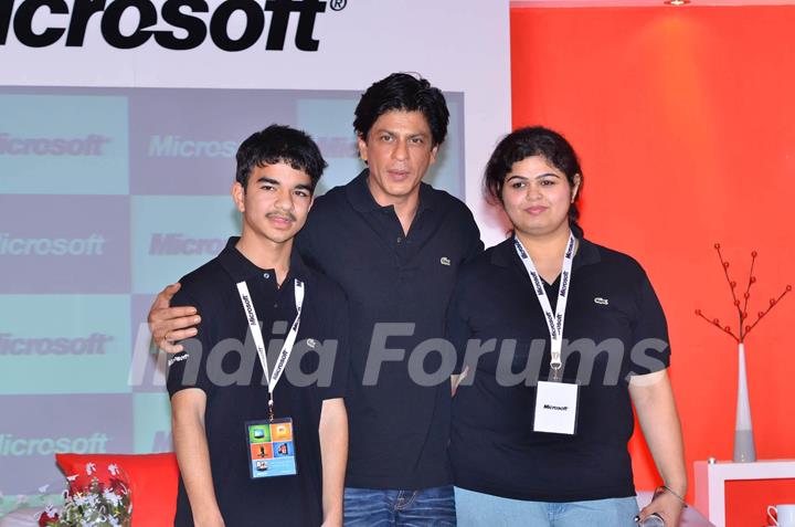 Shahrukh Khan at Don 2 Microsoft promotions at Taj Lands End. .