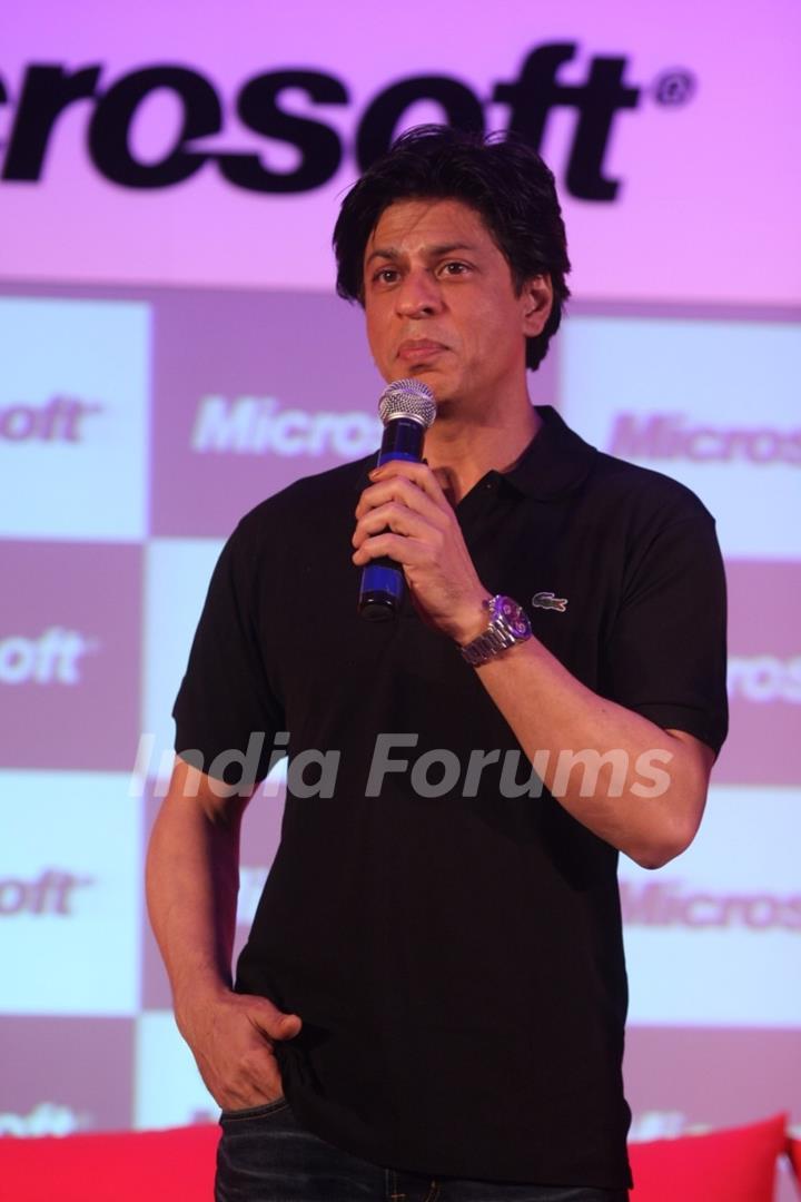 Shahrukh Khan at Don 2 Microsoft promotions at Taj Lands End