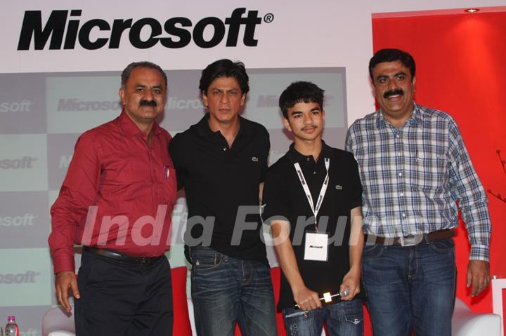 Shahrukh Khan at Don 2 Microsoft promotions at Taj Lands End