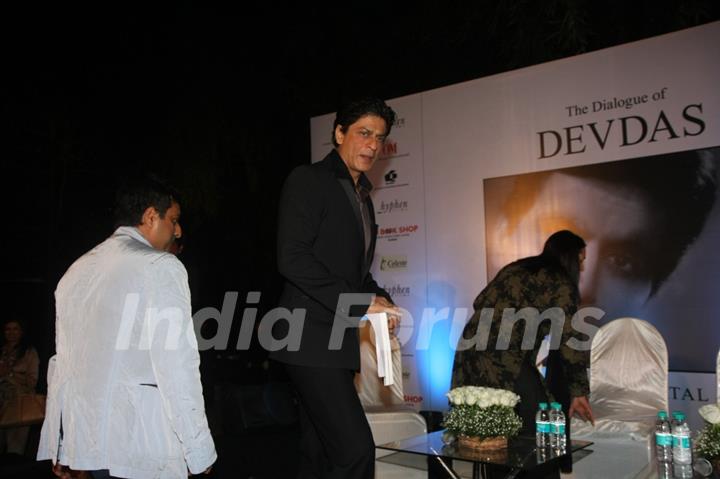 Shah Rukh Khan at Launch of Devdas dialogue book at Mehboob Studios in Bandra, Mumbai