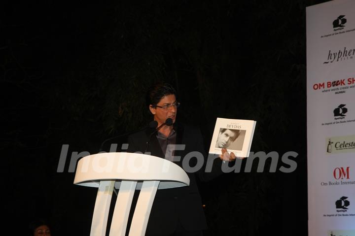 Shah Rukh Khan at Launch of Devdas dialogue book at Mehboob Studios in Bandra, Mumbai