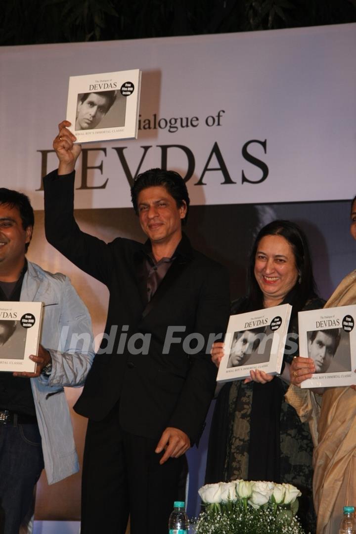 Shah Rukh Khan at Launch of Devdas dialogue book at Mehboob Studios in Bandra, Mumbai