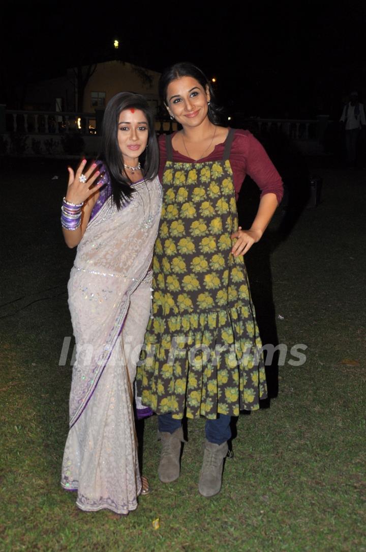 Vidya Balan promote Kahani on the sets of Uttran