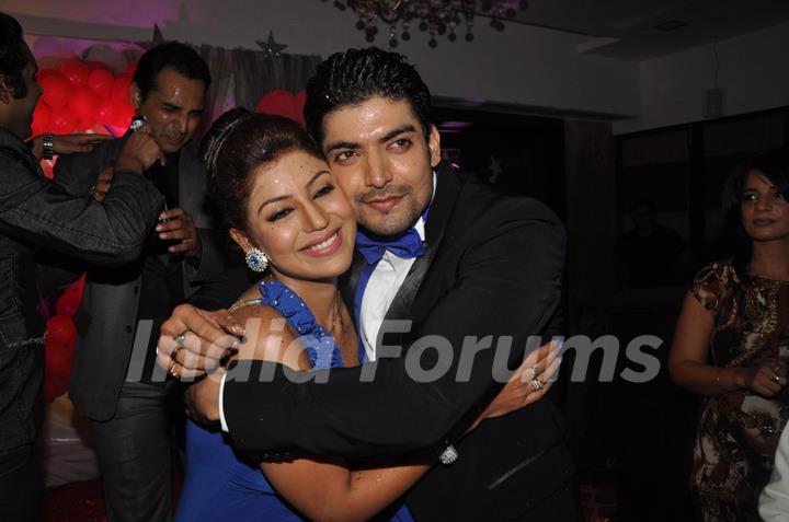 Gurmeet Choudhary & Debina Bonnerjee Celebrate their 1st anniversary